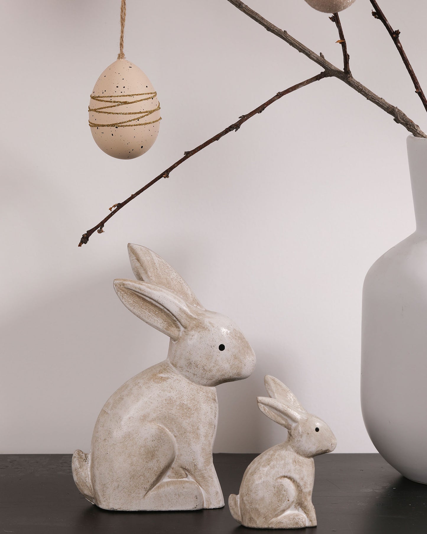DN DECONATION Wooden Antique White 3D Bunny Rabbit Figurines for Spring Easter Decor Gift Set of 2, Vintage Easter Rabbit Table Home Decoration, Gift